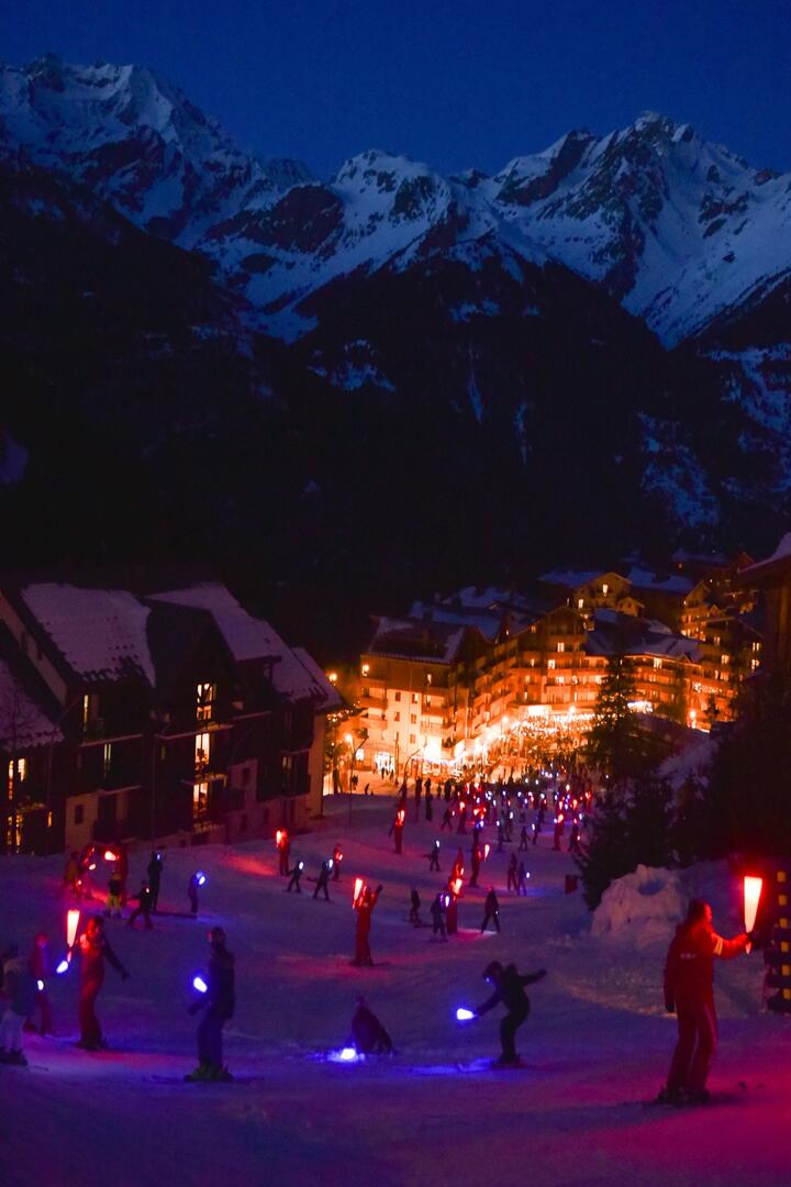 Descente aux lampions des enfants à Valfréjus