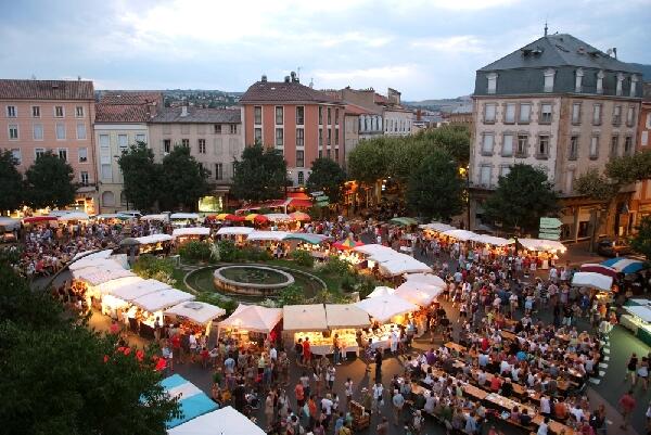 Marché Nocturne de Producteurs Fermiers & d'Artisans d'Art de Millau, place du Mandarous