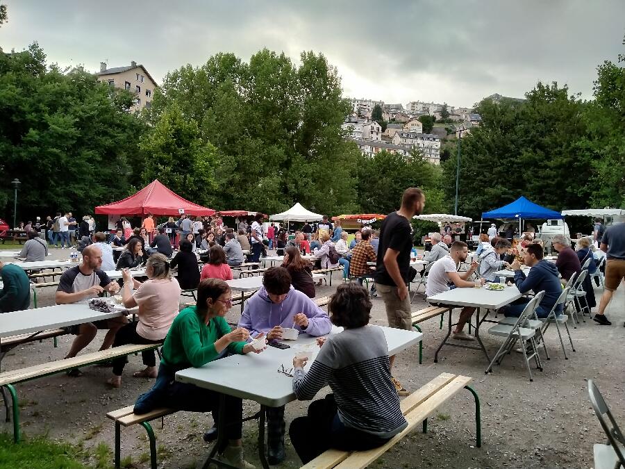 Marché gourmand et concert