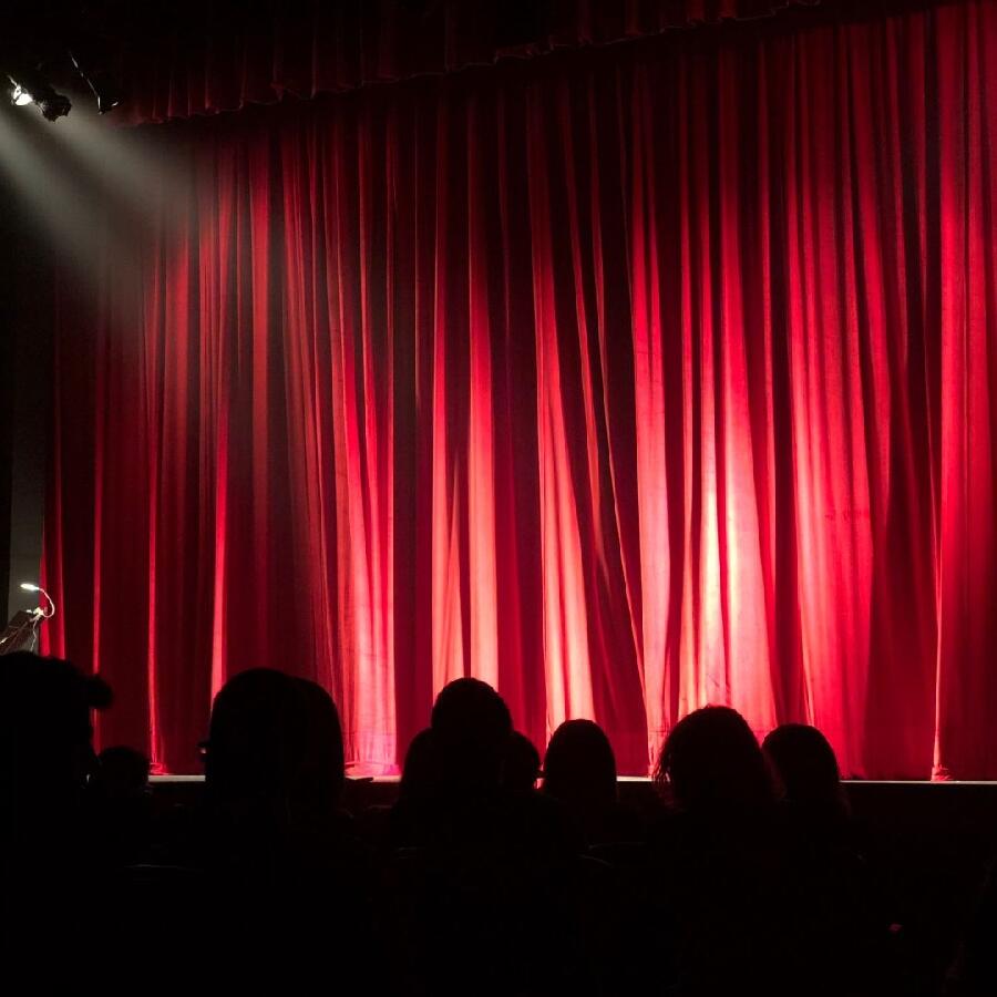 FESTIVAL DE THÉÂTRE AMATEUR – DEUXIÈME ACTE, SCÈNE 6 | THÉÂTRE