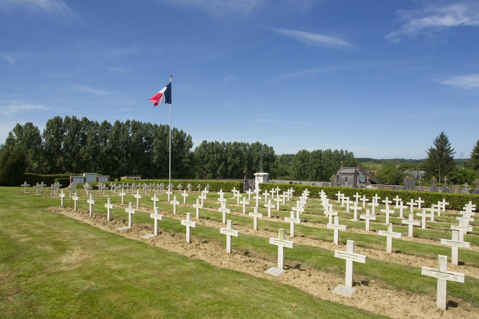Cimetière d'Effry < Vue d'ensemble < guerre 14-18 < WW1 < Effry < Aisne < Picardie