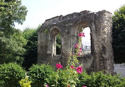 Ruines de l'abbaye Notre Dame < Soissons < Aisne < Picardie