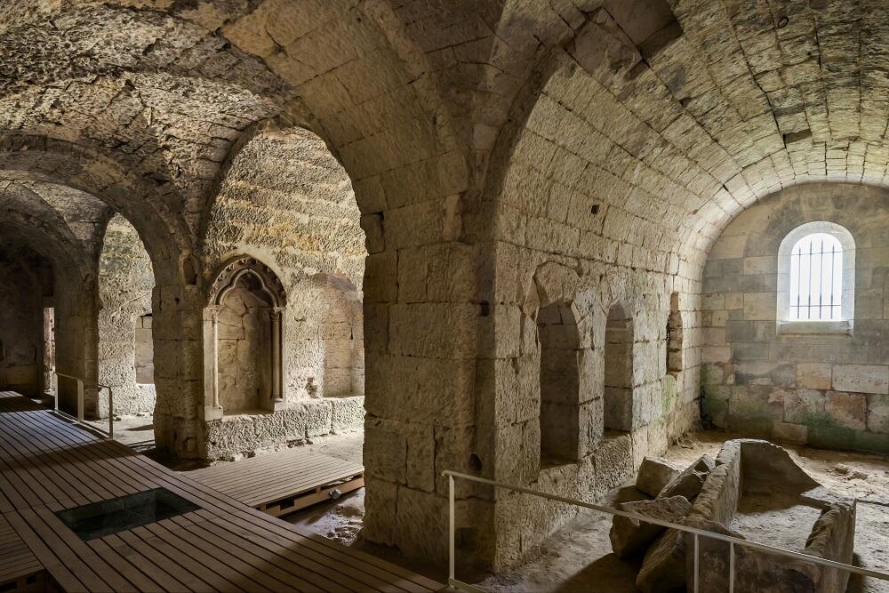 La crypte Saint-Médard < Soissons < Aisne