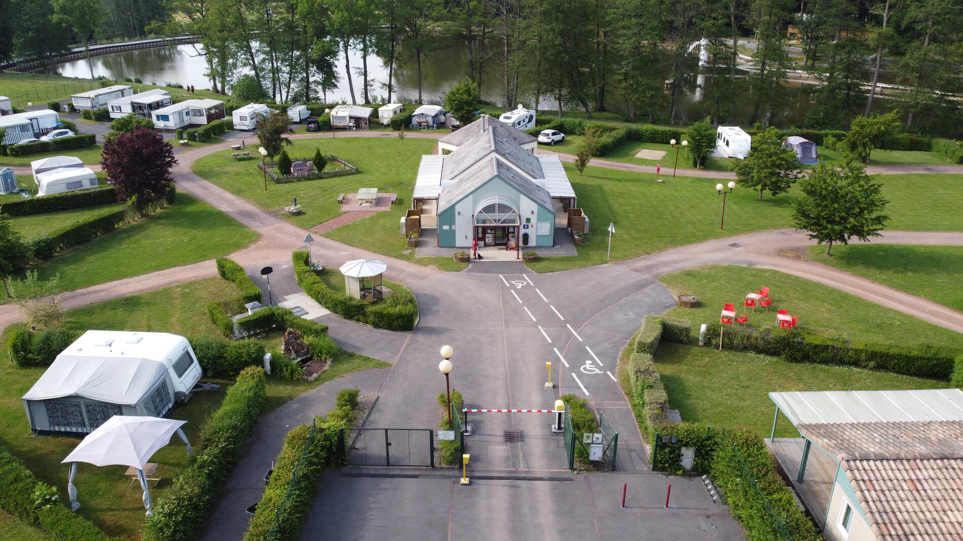 Camping municipal le Lac de Condé_entrée<Le Nouvion-en-Thiérache<Aisne<Picard