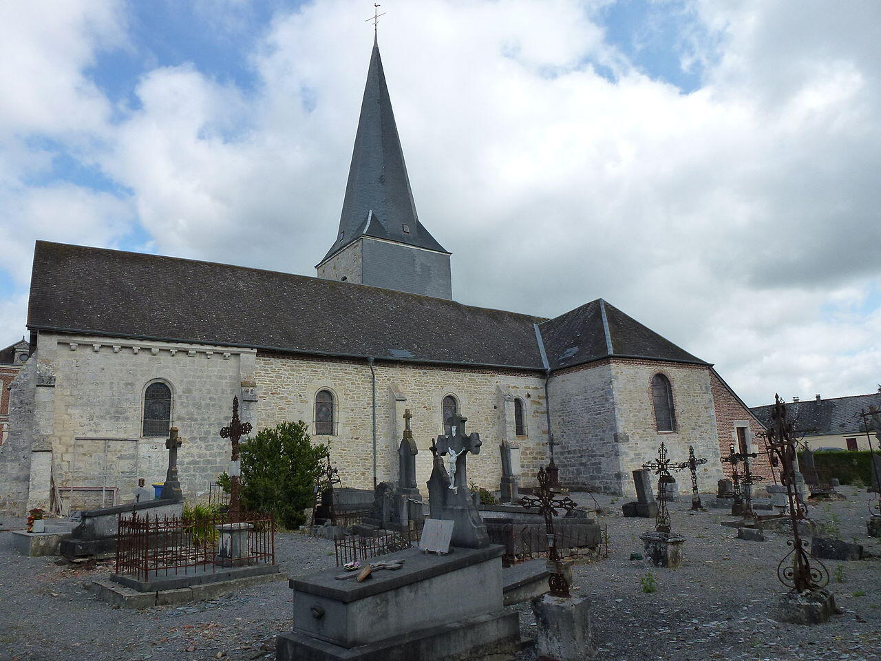 Eglise fortifiée < Any Martin Rieux < Aisne < Picardie