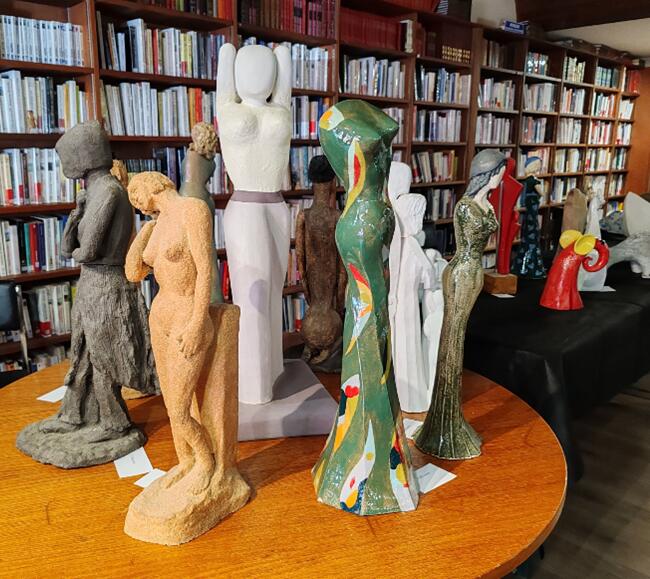 Femmes et félins