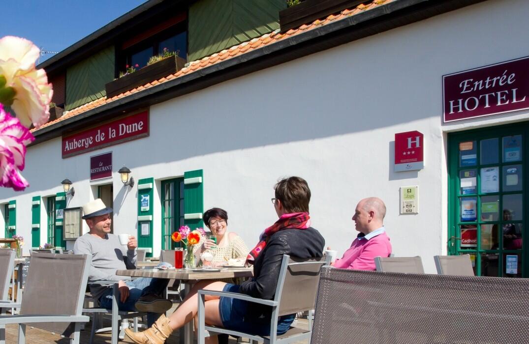HOTPIC0800010047_Auberge de la Dune_terrasse2_Le Crotoy_Somme_HDF