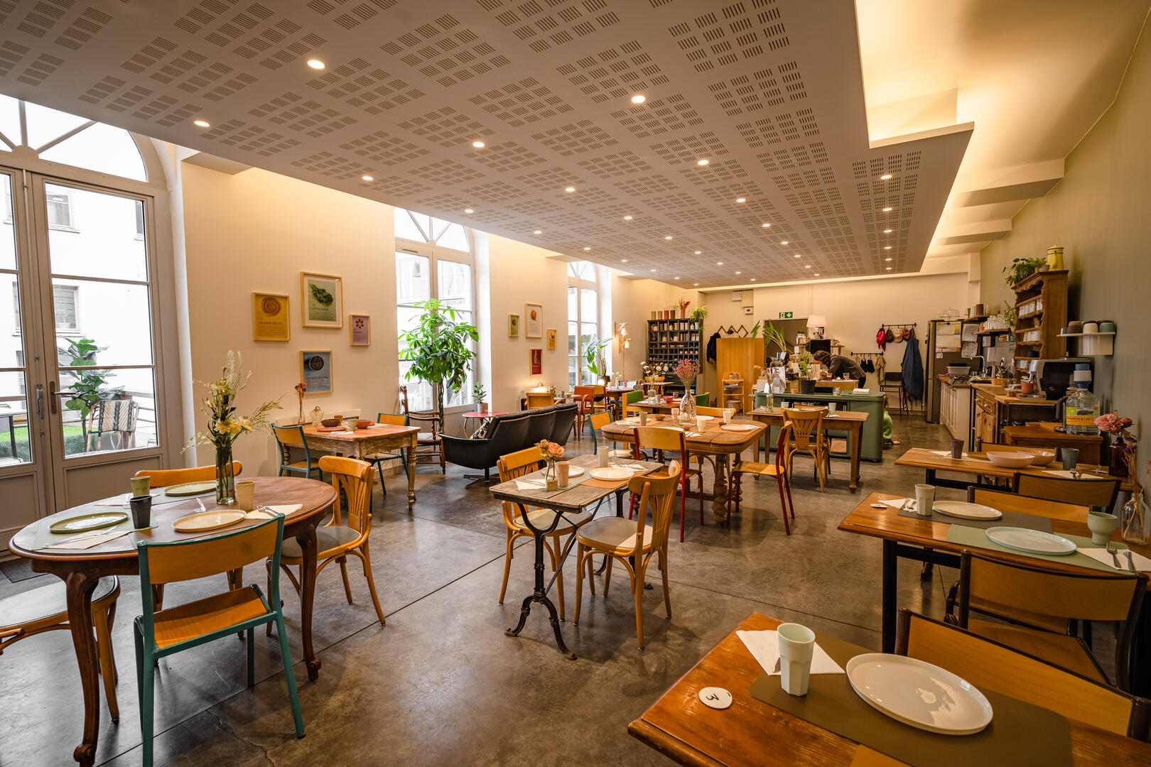 SOLANGE, MARGUERITE ET LES AUTRES - Restaurant