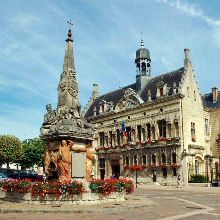 Noyon-Hotel-de-ville-1 (4)