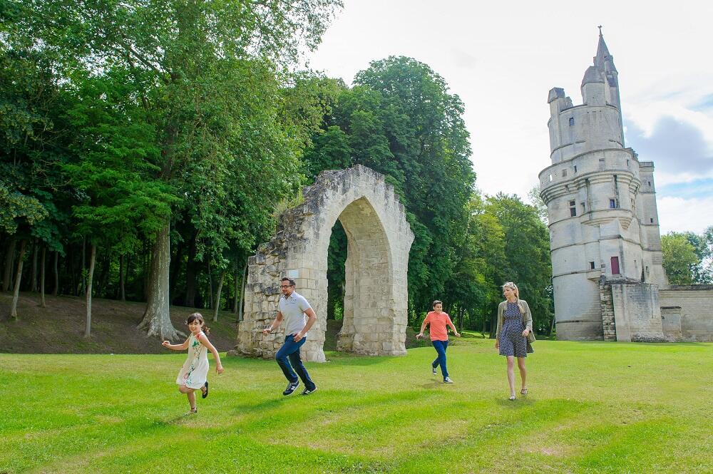 Le donjon de Septmonts < Septmonts < Aisne