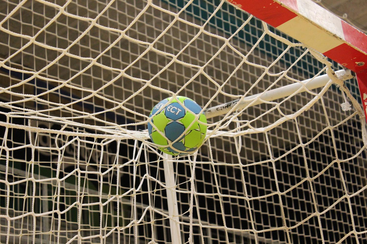 ball-gb2f5ce409_1920 (1)
