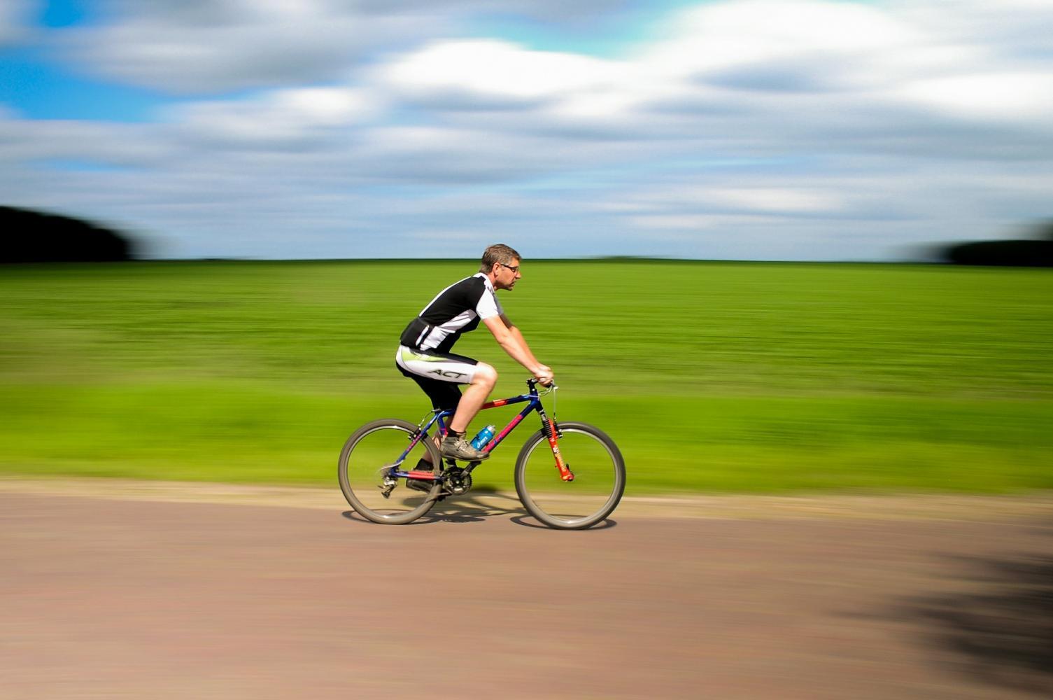 bicycle-gee06dd6a5_1920 (1)