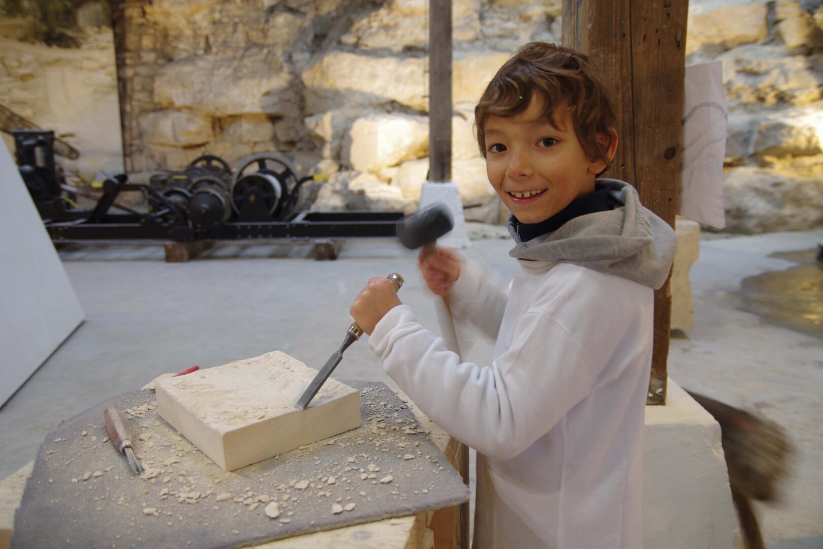 initiation sculpture pierre