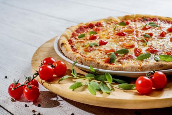 pizza-gd5842e6a1_1920 (1)