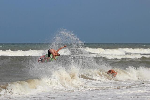 skimboarding-3604664_640