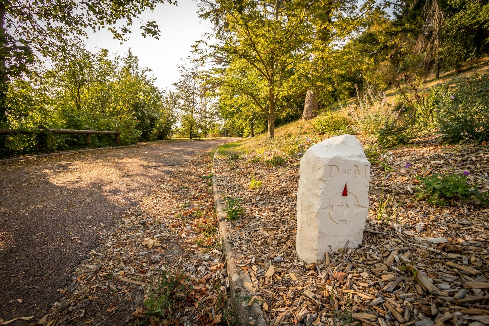 Borne Saint martin_Loudun.jpg_1