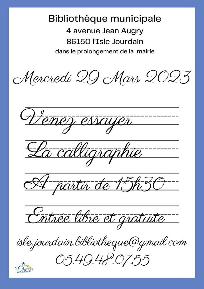 On s'essaie à la calligraphie._1