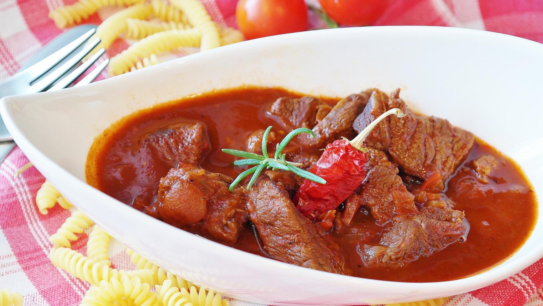 goulash-g4f3091aa6_1920