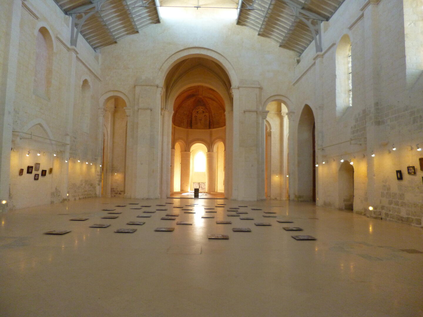 intérieur de Ste croix