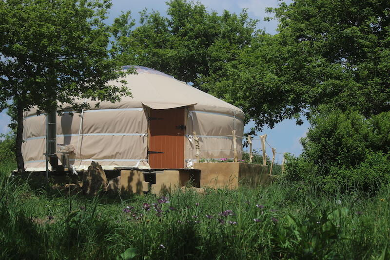 yourte refuge des loups