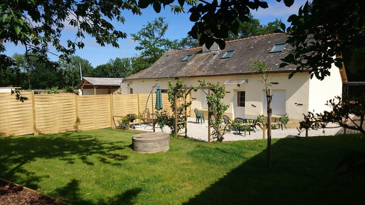Gîte au fil des saisons_Bréal_extérieur