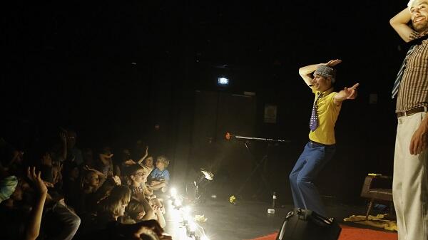 POM - DiscoZ_live1 tourin