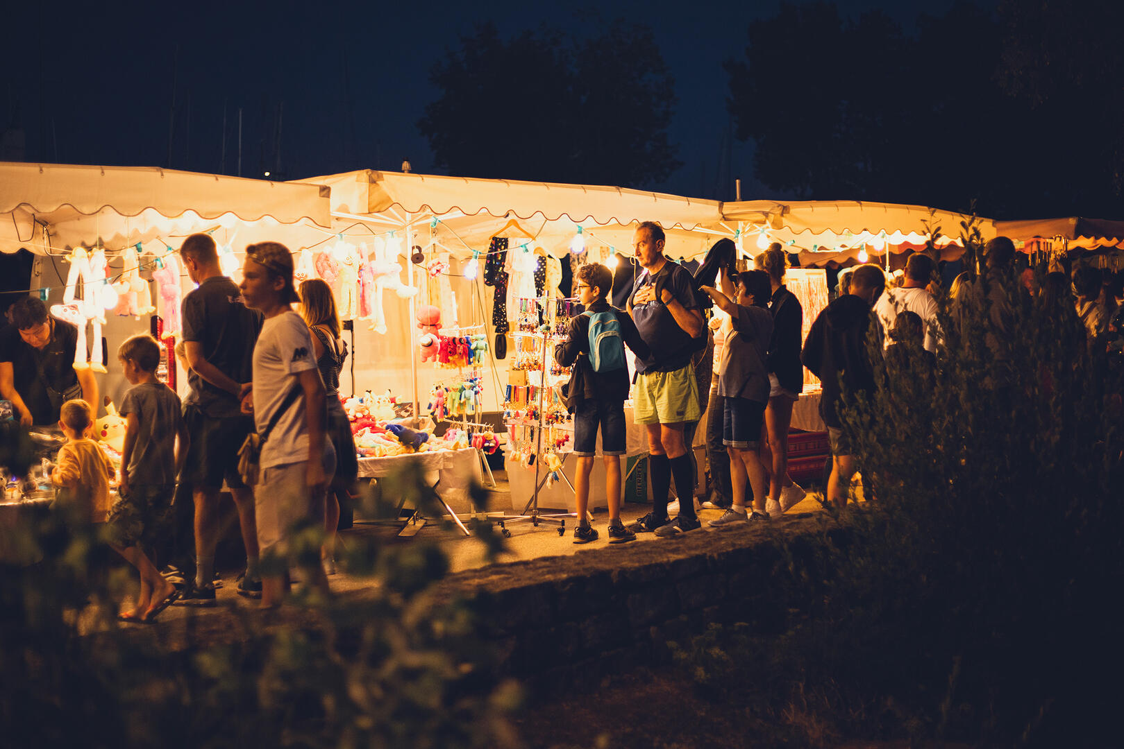 Marché nocturne Port-La-Forêt