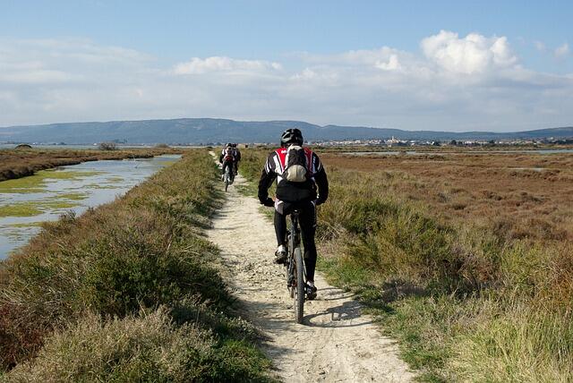 mountain-bike-g31f759555_640