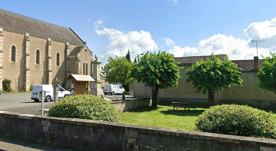 Aire de pique-nique - Eglise de Saint-Martin-la-Rvière