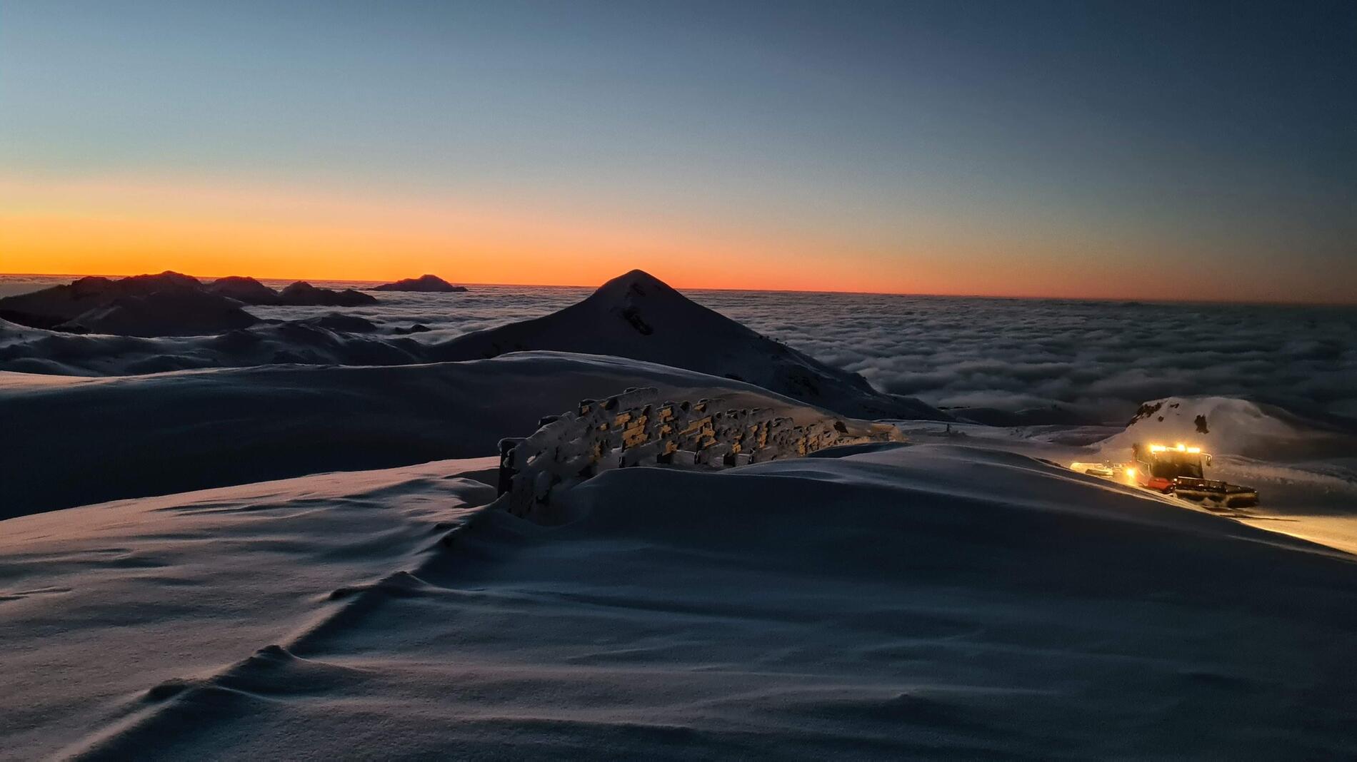 Boulevard et mer de nuages