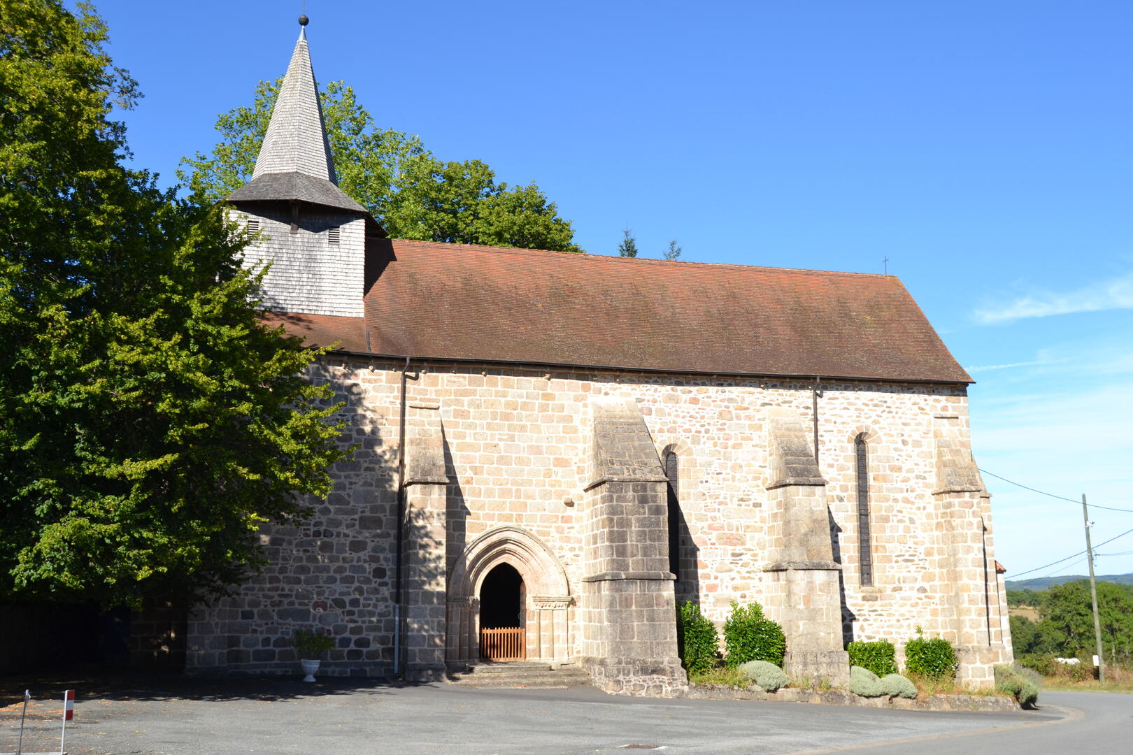 Eglise de Ladapeyre (2)