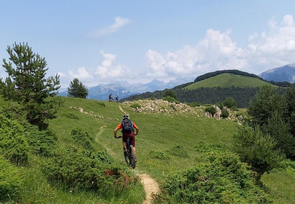 VTTAE à Issarbe avec un moniteur guide VTT