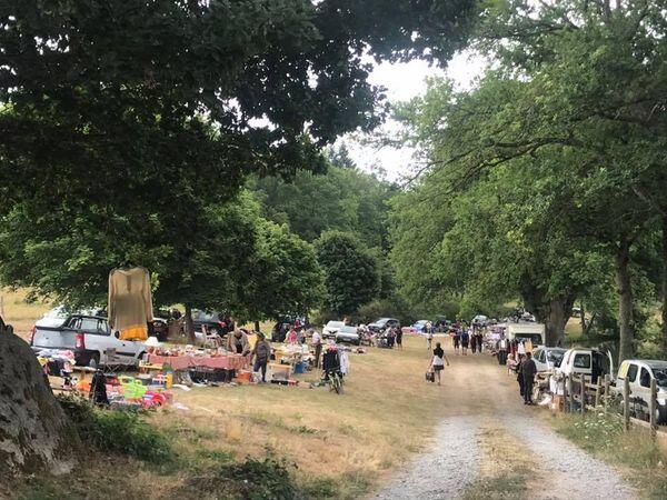 PEYRAT-LA-NONIERE_ETANG DE CHAUX_Brocante