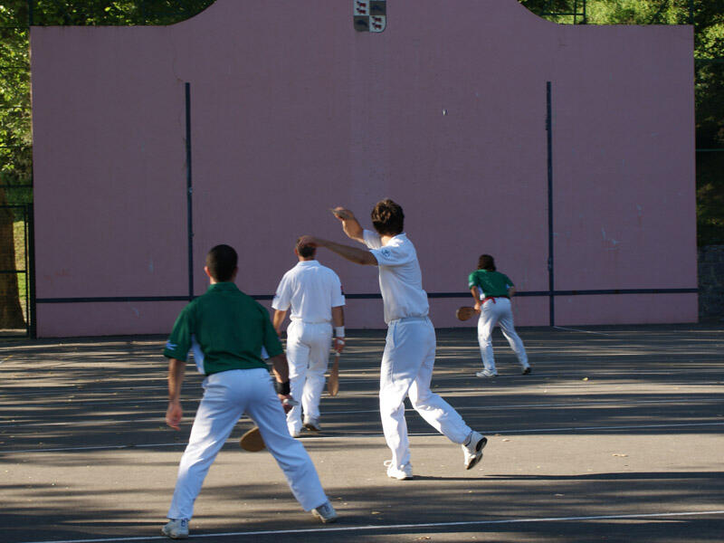 Partie de pelote basque au fronton d'Arette
