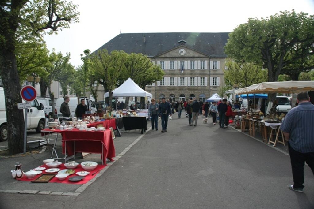 brocante_place_bonnyaud@ot-gueret