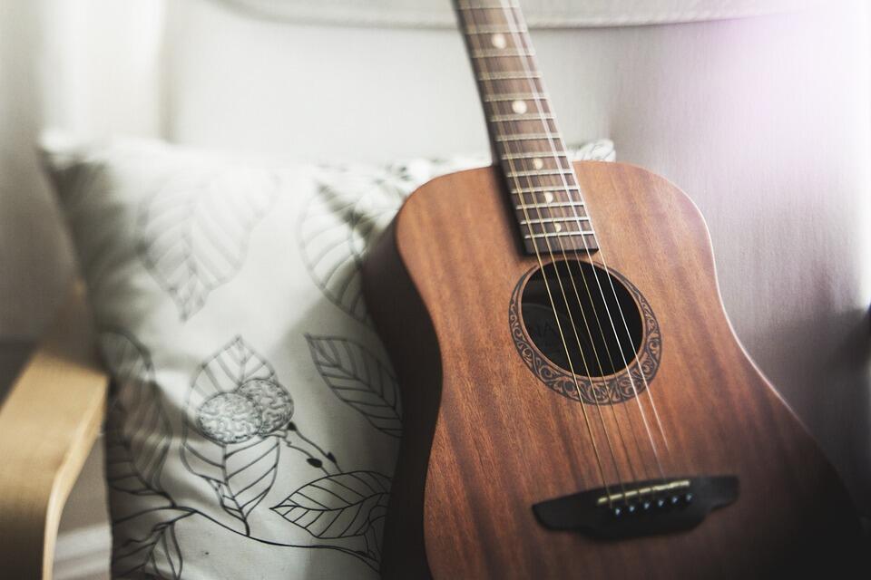 guitar-1836655_960_720