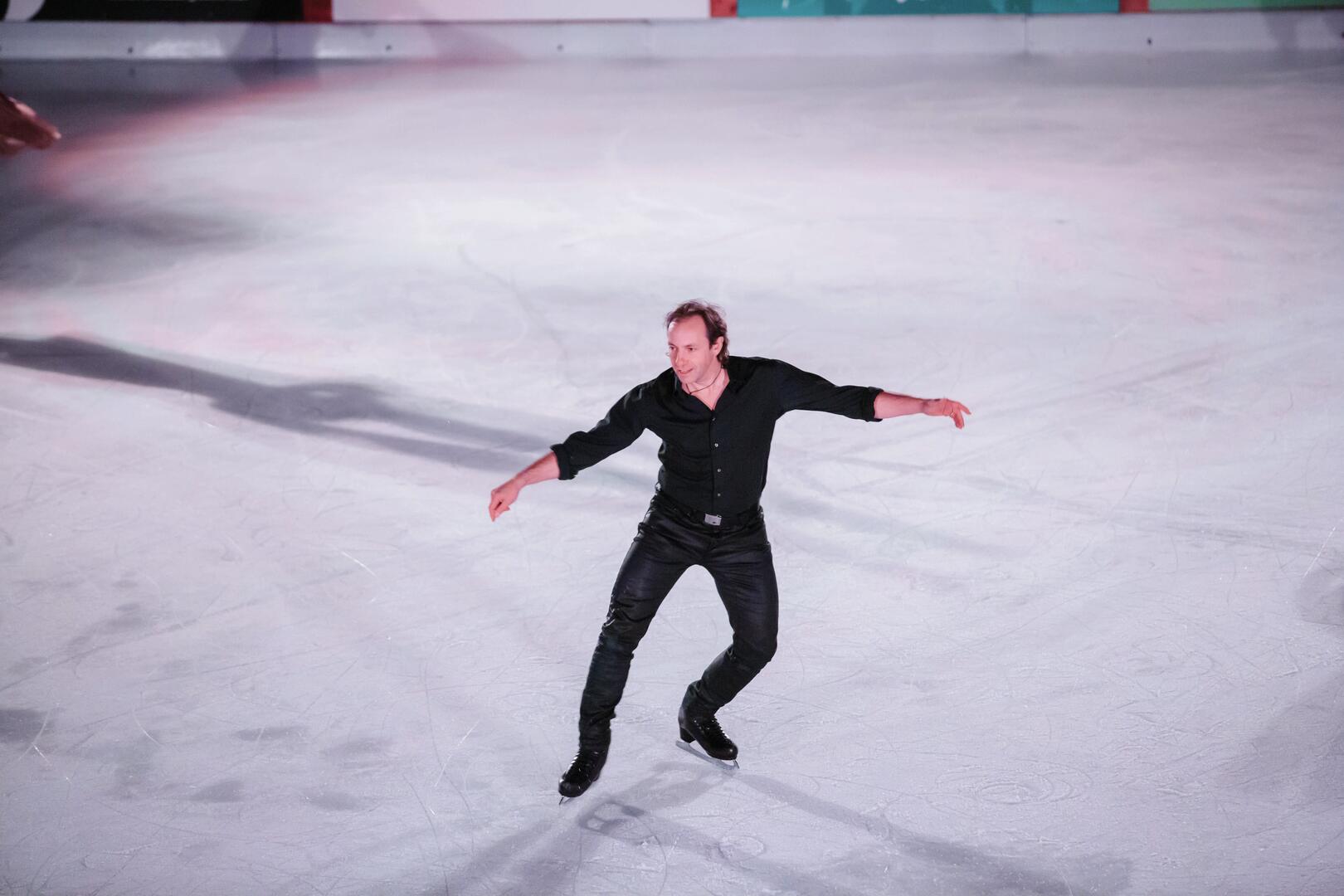 Candeloro show company