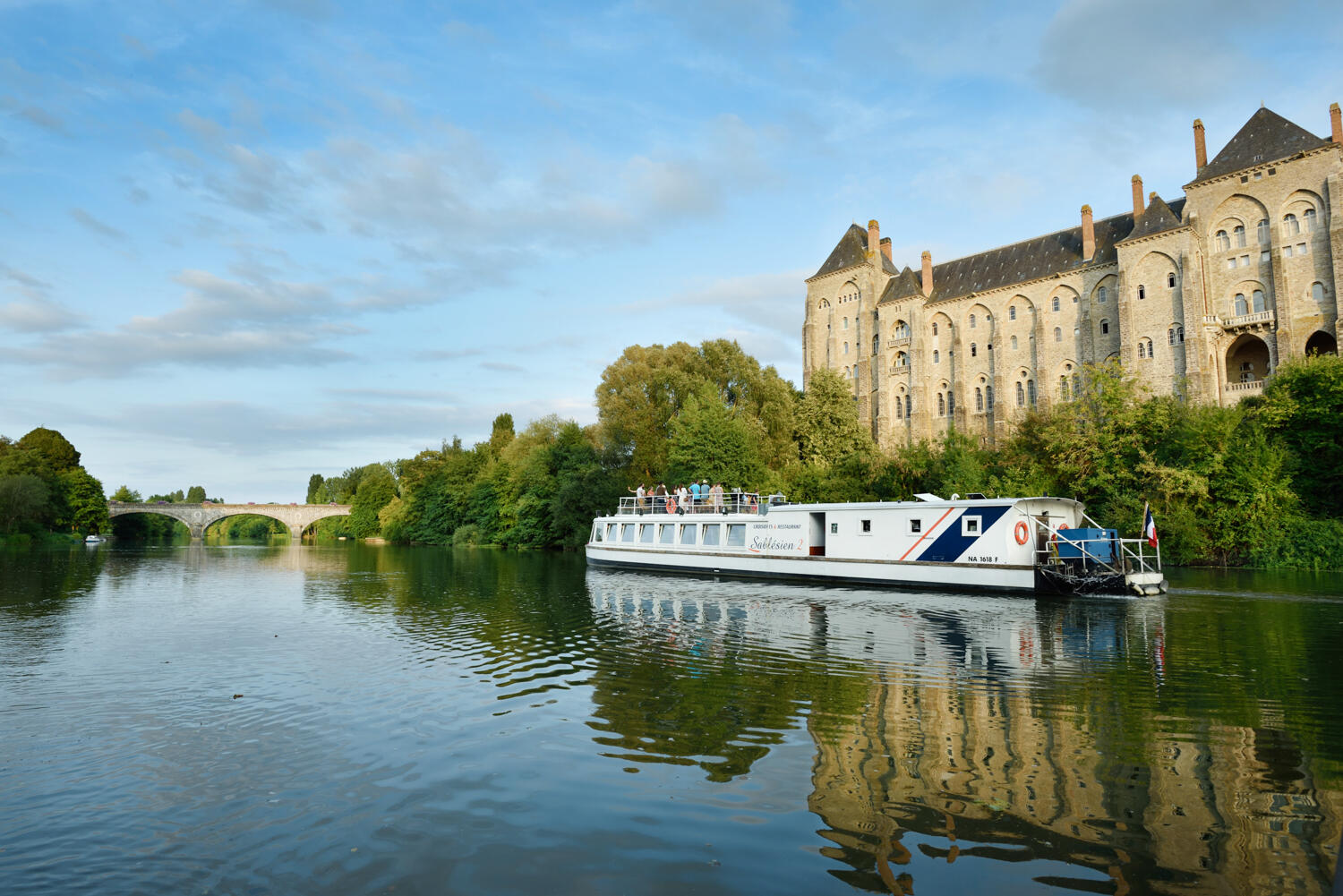 Bateau promenade Le Sablésien - Abbaye de Solesmes
