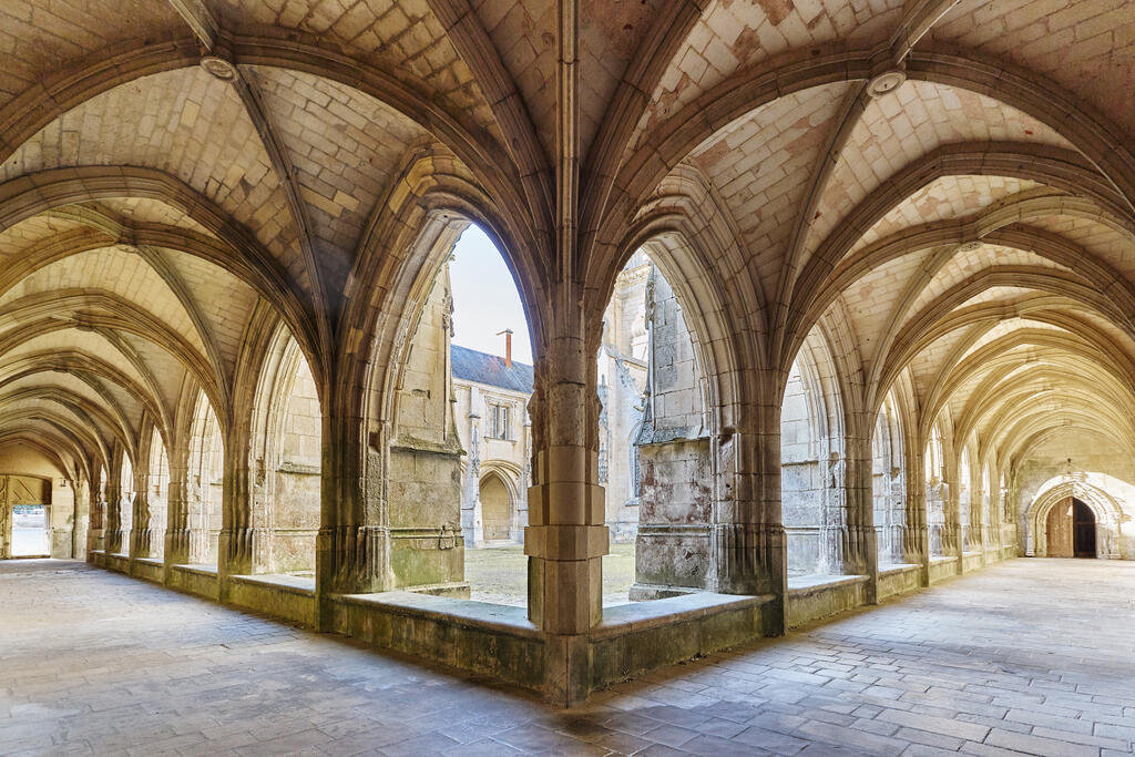 Circuit découverte-Luçon-Vue cloître de la cathédrale Notre Dame de l'Assomption