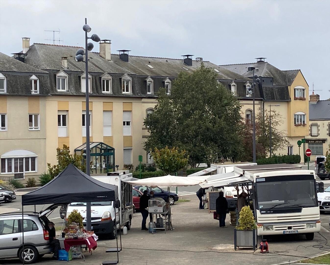 Marché à Javron-les-Chapelles