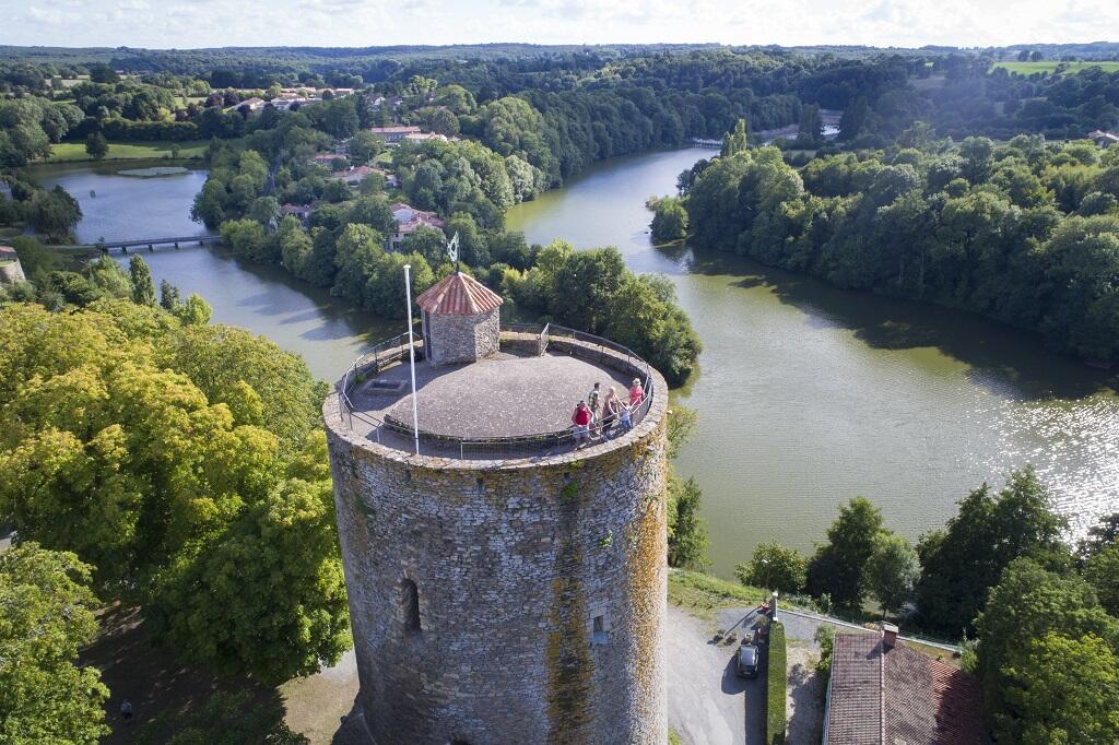 395295_a_loree_de_la_foret_-_mehdi_media_office_de_tourisme_pays_de_fontenay-vendee