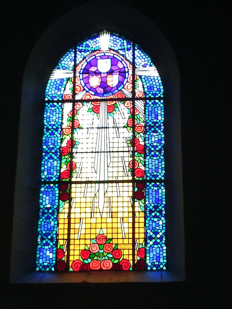 Chapelle ND de toutes Aydes - Vitrail (2)