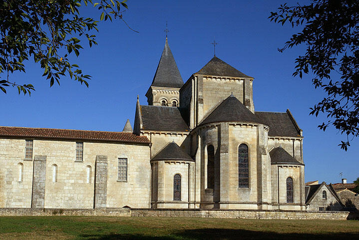 Chevet-de-l-abbatiale-3