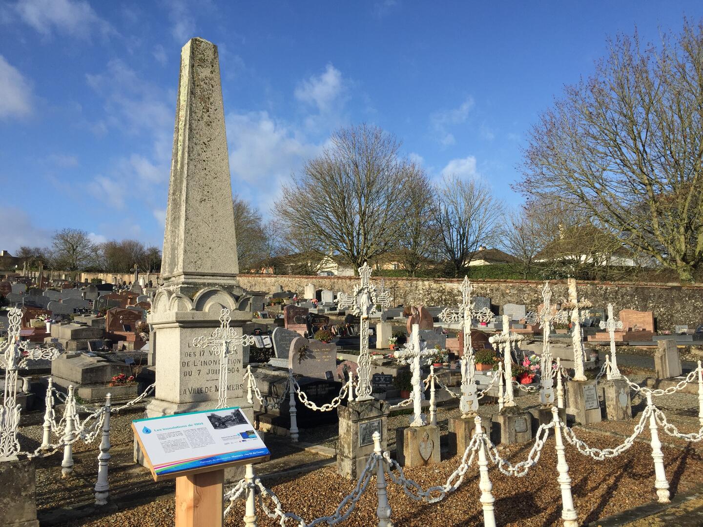 Cimetière de Mamers carré des inondés ©OTMS