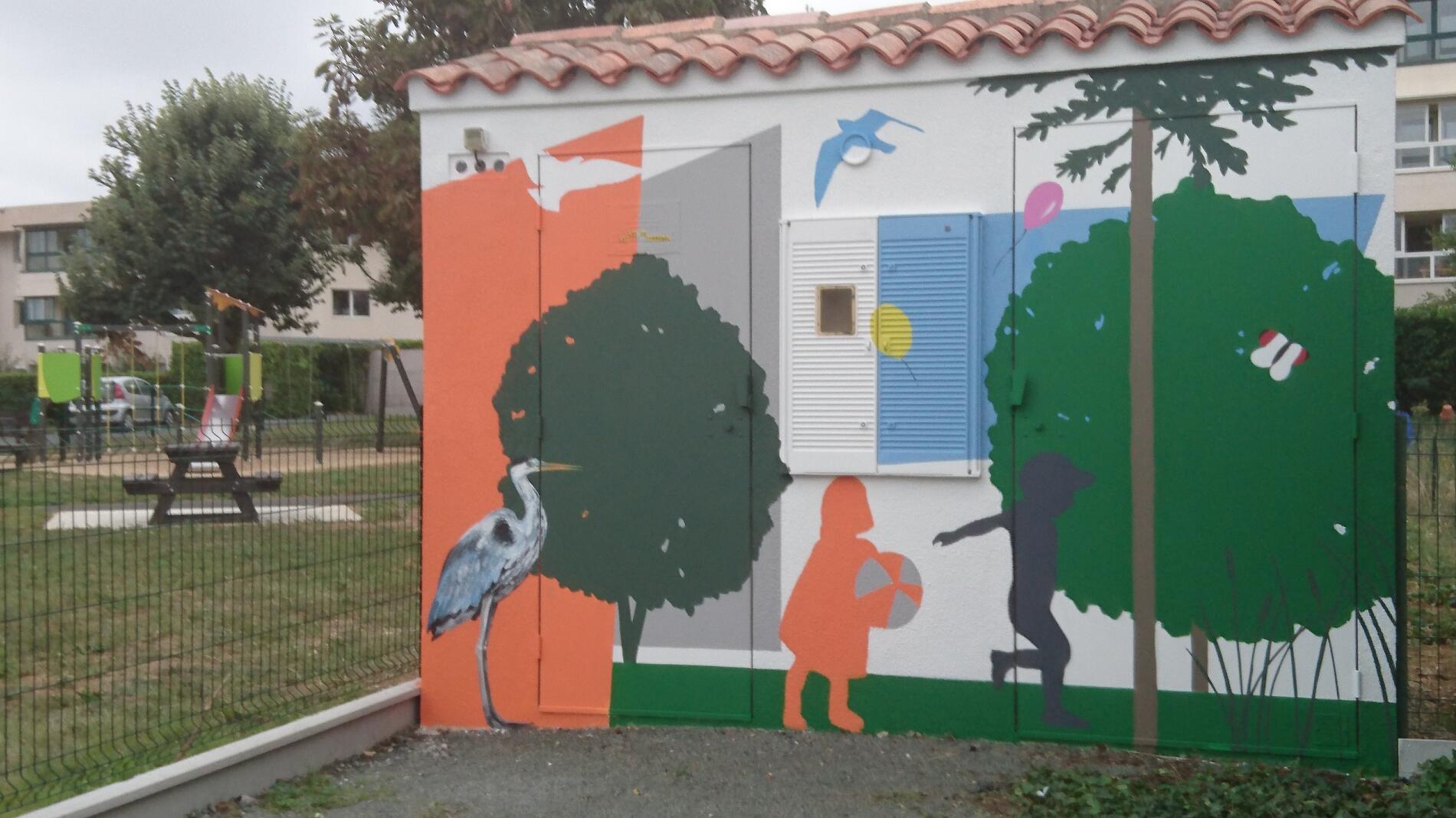 AIRE DE PIQUE-NIQUE - PLACE DE LA LIBERTÉ-CHAILLE-LES-MARAIS-AIRE DE JEUX