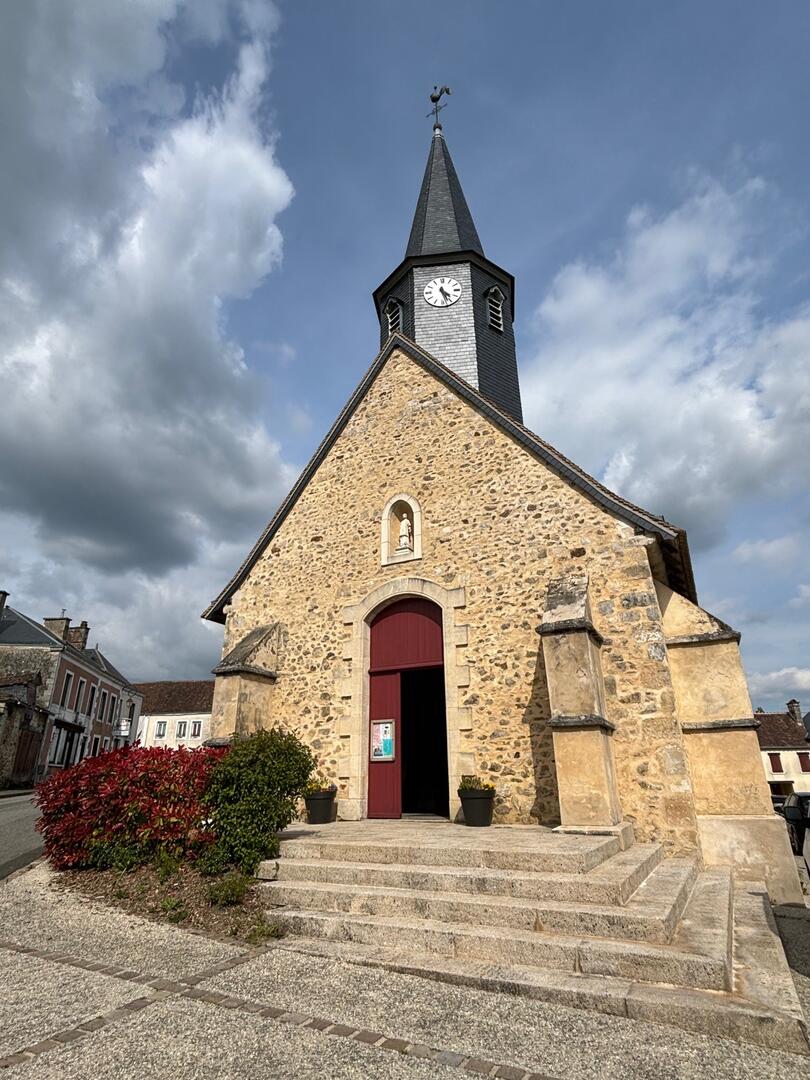 Eglise de Neufchâtel en Saosnois Entrée