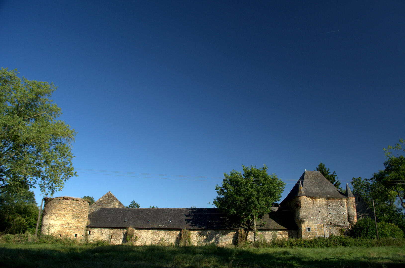 La Cour des Aulnays - Challain-la-Potherie CR Genevieve Karlson