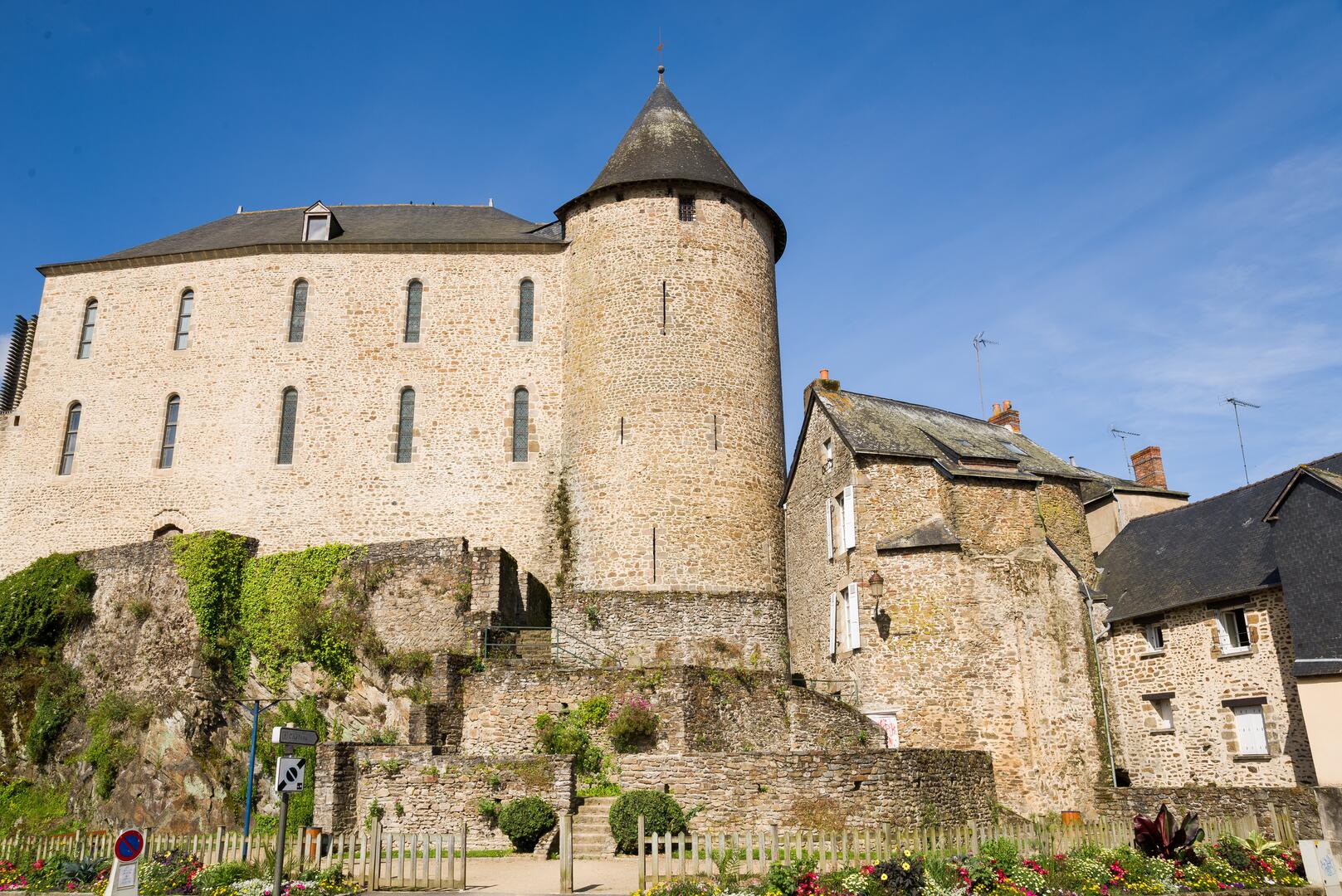 Mayenne vue chateau.12 - ©Laura Remoué-OTVHM