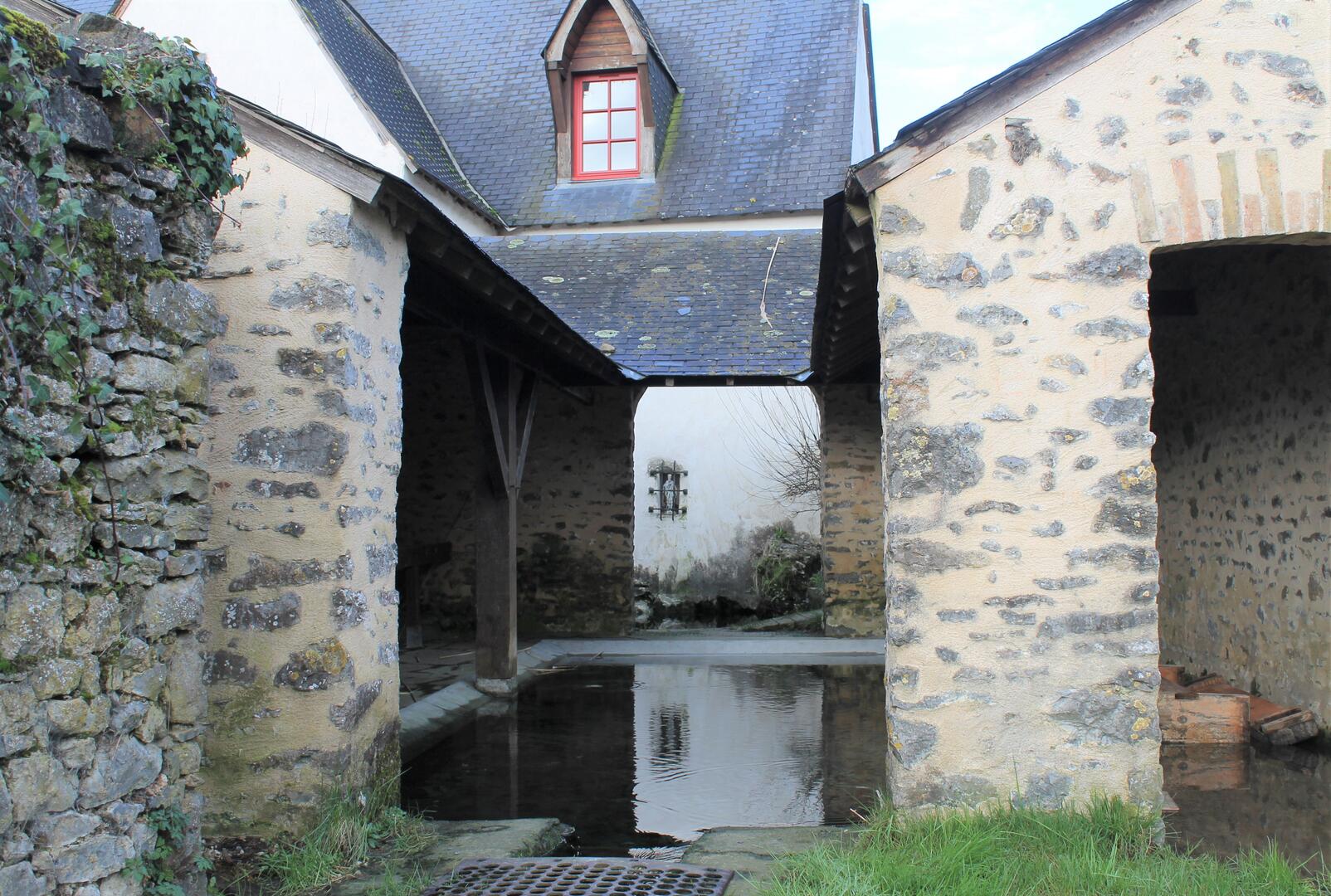 PCU53-.Assé-le-Bérenger_Lavoir_Saint_Thuribe_crédits_Pah