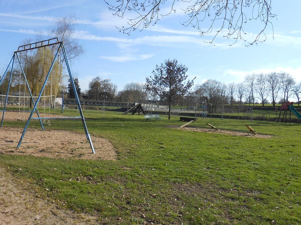 aire-au-camping-de-la-riviere-nyoiseau-49-accam-photo4